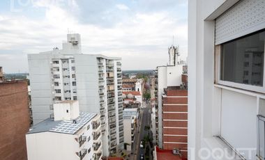 Piso de 2 dormitorios, escritorio y cochera
