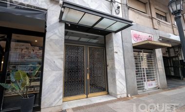Piso de 2 dormitorios, escritorio y cochera