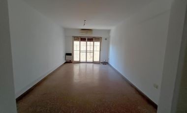 Departamento de 2 dormitorios en alquiler en  La Plata
