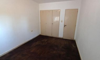 Departamento de 2 dormitorios en alquiler en  La Plata