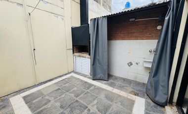 PH-duplex, cochera y patio.