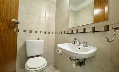 PH-duplex, cochera y patio.