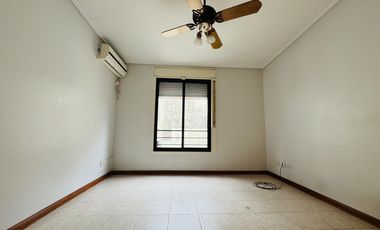 PH-duplex, cochera y patio.