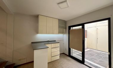 PH-duplex, cochera y patio.