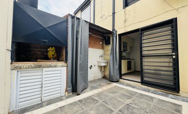 PH-duplex, cochera y patio.