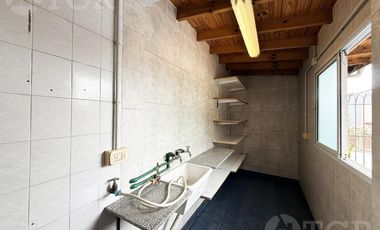 PH 5 Ambientes en Venta con Cochera y Terraza en Remedios de Escalada
