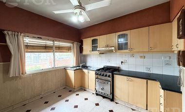 PH 5 Ambientes en Venta con Cochera y Terraza en Remedios de Escalada
