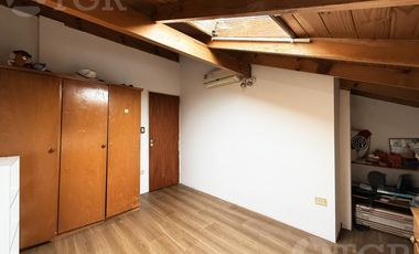PH 5 Ambientes en Venta con Cochera y Terraza en Remedios de Escalada