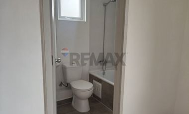 Arriendo Casa en Condominio con Laguna 4D/3B