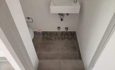 Arriendo Casa en Condominio con Laguna 4D/3B