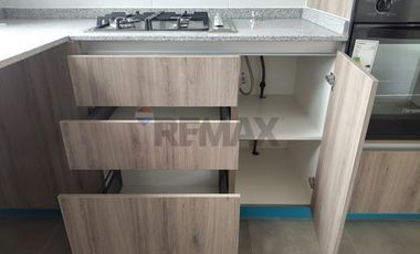Arriendo Casa en Condominio con Laguna 4D/3B