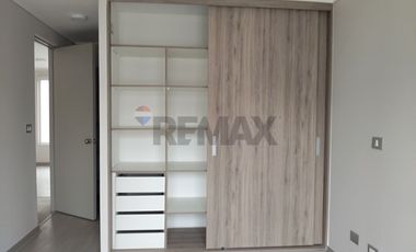 Arriendo Casa en Condominio con Laguna 4D/3B