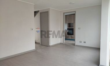 Arriendo Casa en Condominio con Laguna 4D/3B