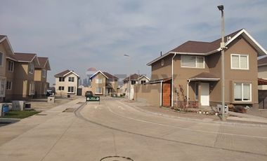 Arriendo Casa en Condominio con Laguna 4D/3B