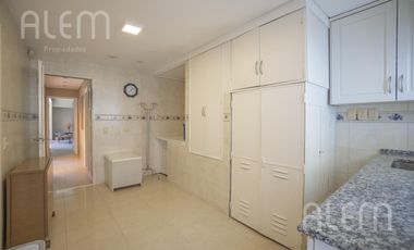 Casa en venta en Banfield | 4 dormitorios