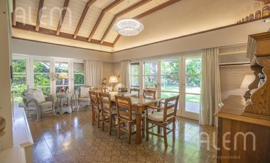 Casa en venta en Banfield | 4 dormitorios
