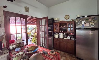 Casa de dos plantas en venta | Haedo - Morón | con cochera y pileta