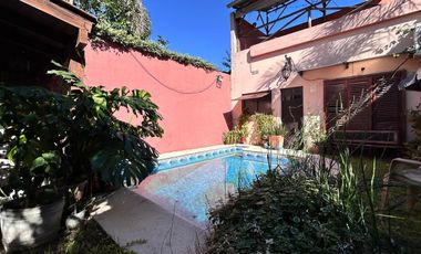 Casa de dos plantas en venta | Haedo - Morón | con cochera y pileta