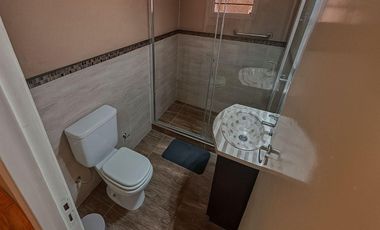 Casa de dos plantas en venta | Haedo - Morón | con cochera y pileta