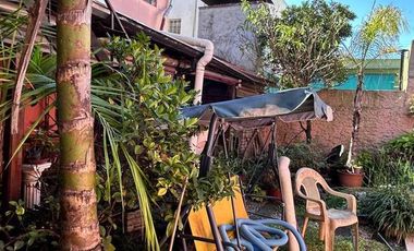 Casa de dos plantas en venta | Haedo - Morón | con cochera y pileta
