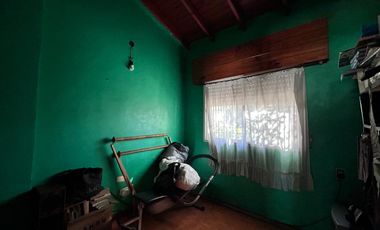 Casa de dos plantas en venta | Haedo - Morón | con cochera y pileta