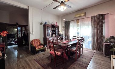 Casa de dos plantas en venta | Haedo - Morón | con cochera y pileta