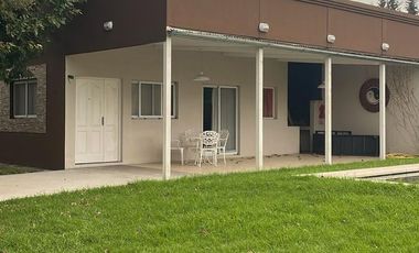 Casa de dos dormitorios en venta en El Bosquecillo