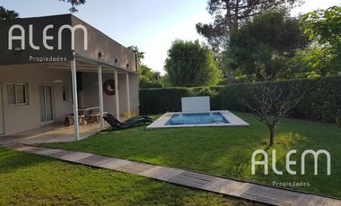 Casa de dos dormitorios en venta en El Bosquecillo