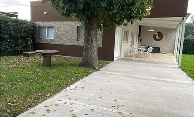Casa de dos dormitorios en venta en El Bosquecillo