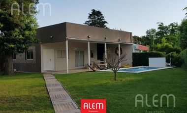 Casa de dos dormitorios en venta en El Bosquecillo