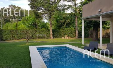 Casa de dos dormitorios en venta en El Bosquecillo