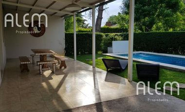 Casa de dos dormitorios en venta en El Bosquecillo