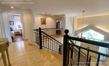 Casa en venta de dos plantas con amplios ambientes en Abril Country Club, Guillermo Hudson.