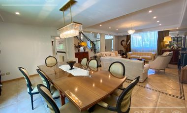 Casa en venta de dos plantas con amplios ambientes en Abril Country Club, Guillermo Hudson.