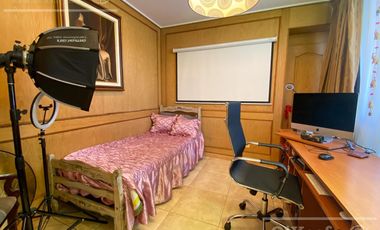 Casa en venta de dos plantas con amplios ambientes en Abril Country Club, Guillermo Hudson.