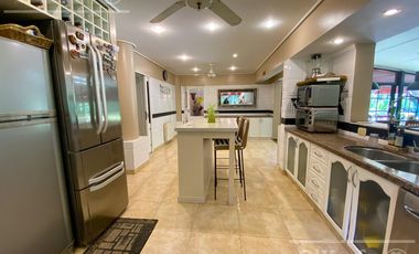 Casa en venta de dos plantas con amplios ambientes en Abril Country Club, Guillermo Hudson.