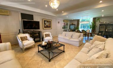Casa en venta de dos plantas con amplios ambientes en Abril Country Club, Guillermo Hudson.