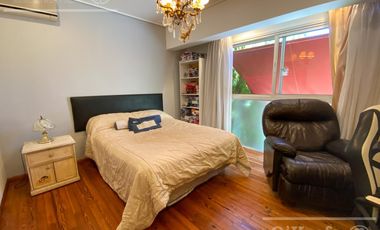 Casa en venta de dos plantas con amplios ambientes en Abril Country Club, Guillermo Hudson.