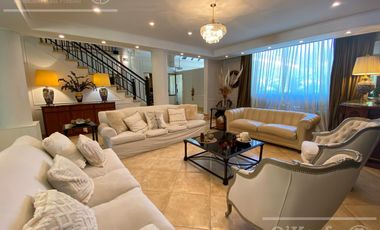 Casa en venta de dos plantas con amplios ambientes en Abril Country Club, Guillermo Hudson.
