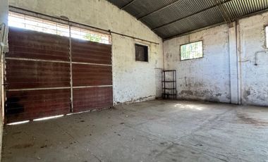 Depósito con local a la calle