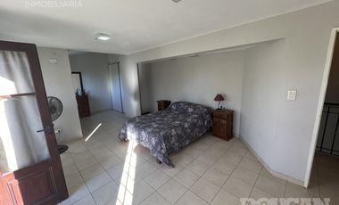 Casa en Venta - Amplio Parque y Pileta - Villa de Merlo
