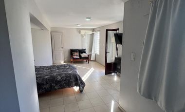 Casa en Venta - Amplio Parque y Pileta - Villa de Merlo