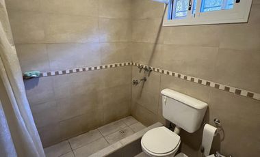 Casa en Venta - Amplio Parque y Pileta - Villa de Merlo
