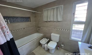 Casa en Venta - Amplio Parque y Pileta - Villa de Merlo