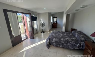 Casa en Venta - Amplio Parque y Pileta - Villa de Merlo