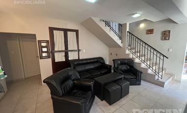 Casa en Venta - Amplio Parque y Pileta - Villa de Merlo