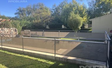 Casa en Venta - Amplio Parque y Pileta - Villa de Merlo