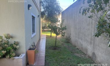 Casa en Venta - Amplio Parque y Pileta - Villa de Merlo