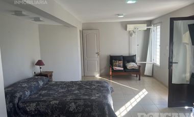 Casa en Venta - Amplio Parque y Pileta - Villa de Merlo
