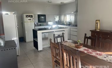 Casa en Venta - Amplio Parque y Pileta - Villa de Merlo